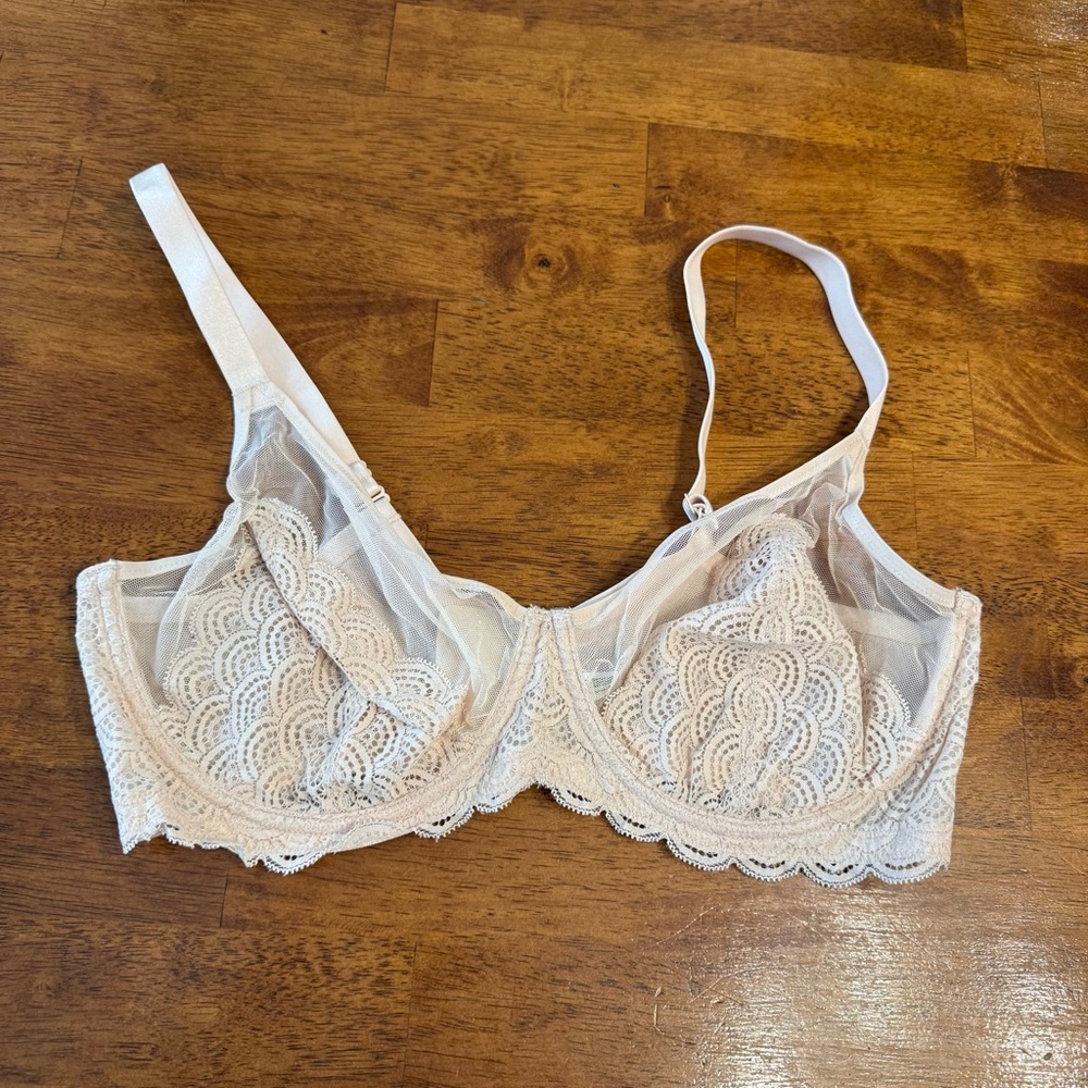 HSIA enchante Elegant nude Lace Bra size 38DD
